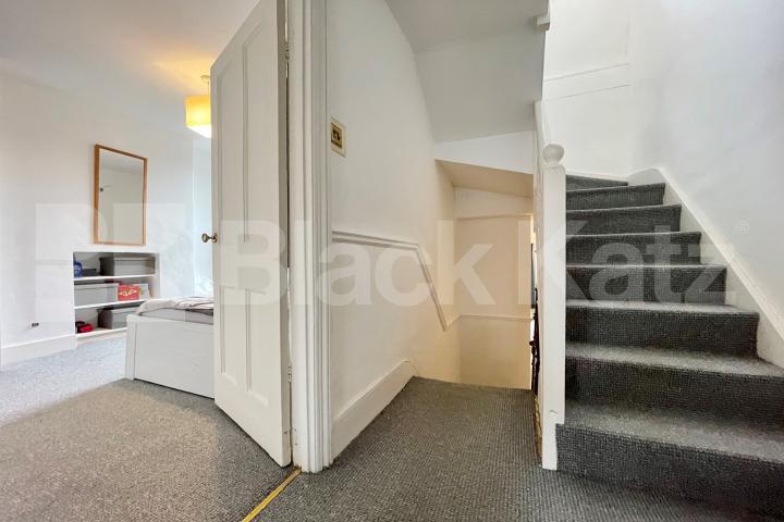 Triplex period house offering 1430 Sq. Ft. of living & entertaining space Khyber Road, Clapham Junction